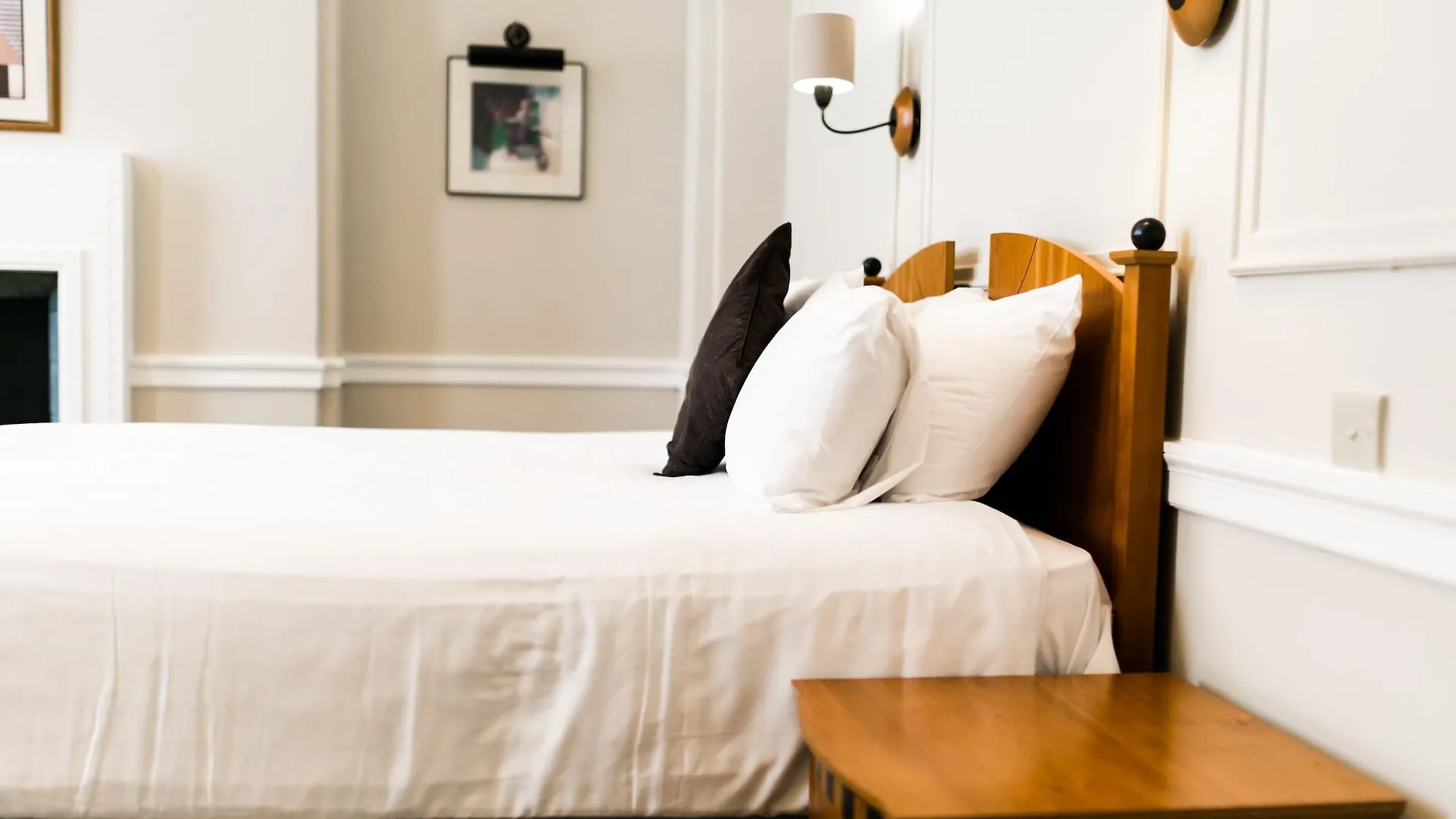 The Angel Hotel Cardiff 3*,