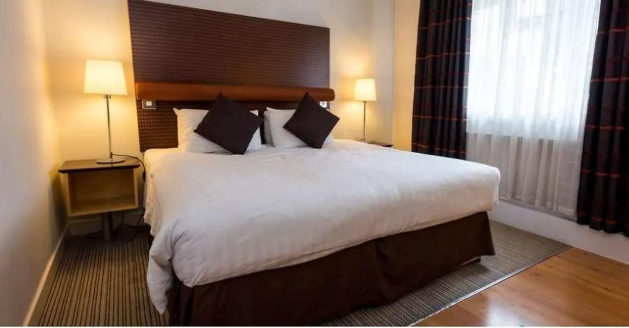 The Angel Hotel Cardiff 3*,  Birleşik Krallık
